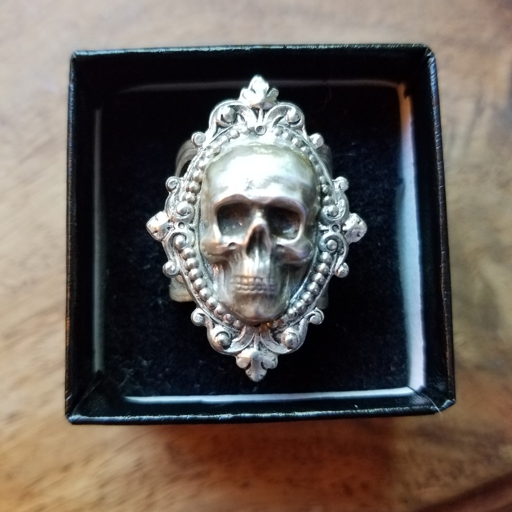 SILVER METAL SKULL RING